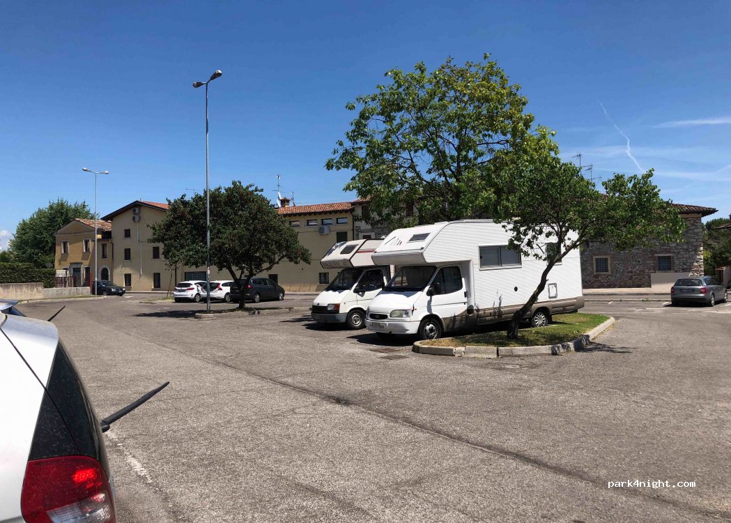 (25019) Sirmione - 2 Via Marx Carlo — foto