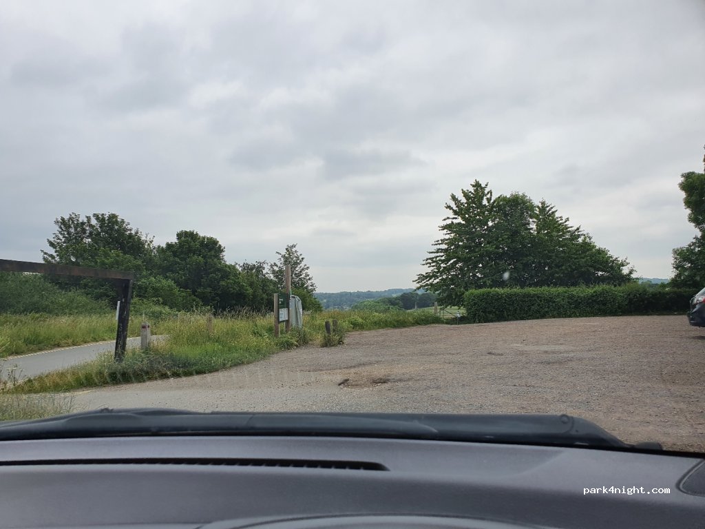 (KT22 9DX) Fetcham - A246 — foto