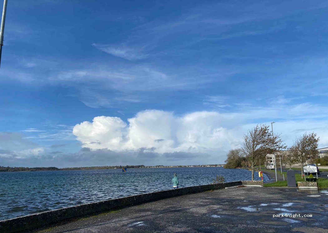() Loughrea - Lake Road — foto 3