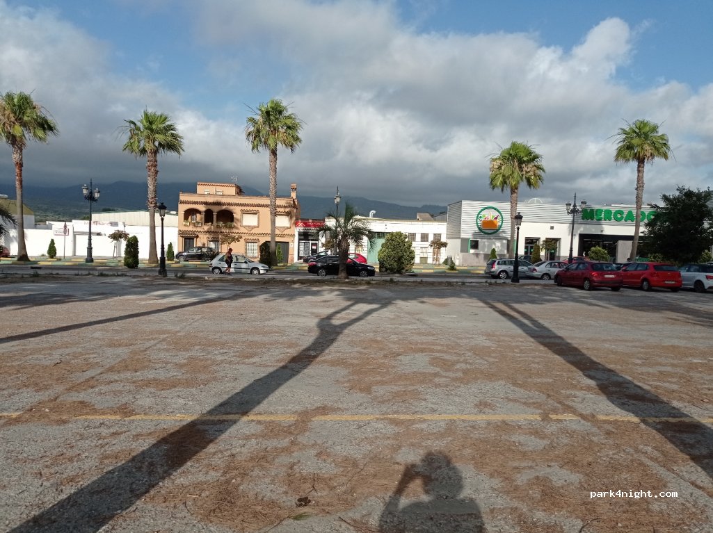 (11370) Los Barrios - 30 Avenida del Tercer Centenario — foto