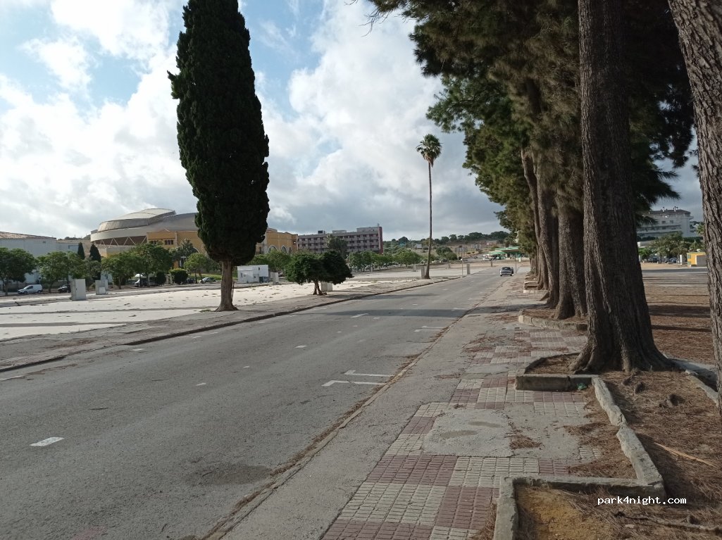 (11370) Los Barrios - 30 Avenida del Tercer Centenario — foto 2