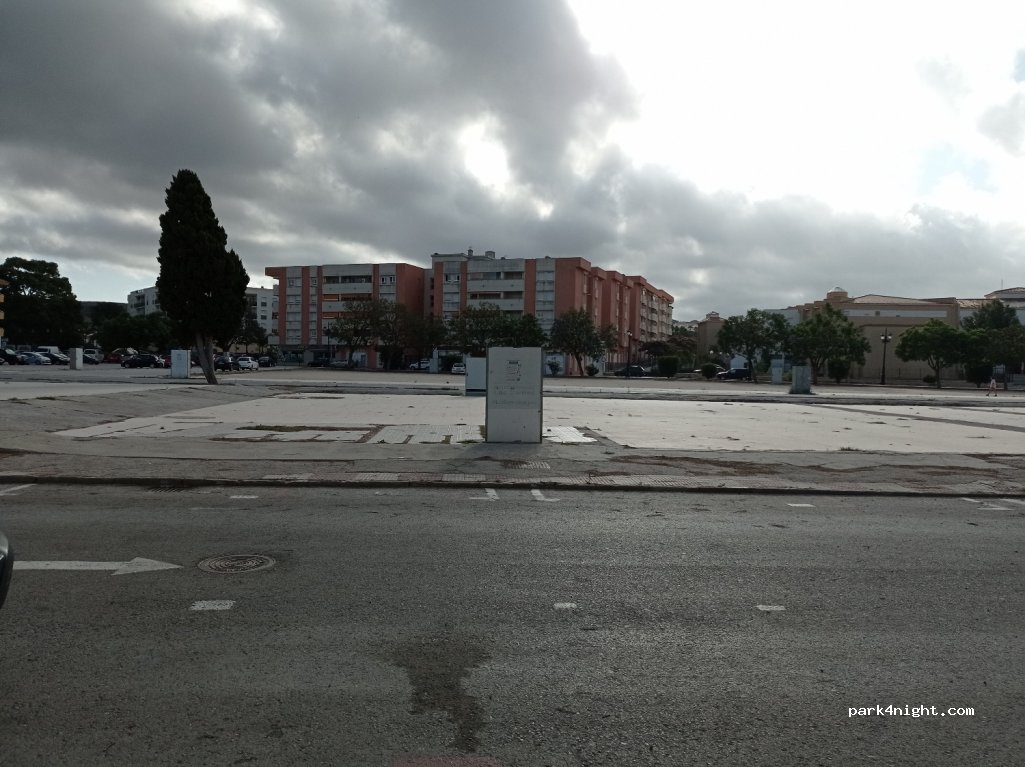 (11370) Los Barrios - 30 Avenida del Tercer Centenario — foto 3