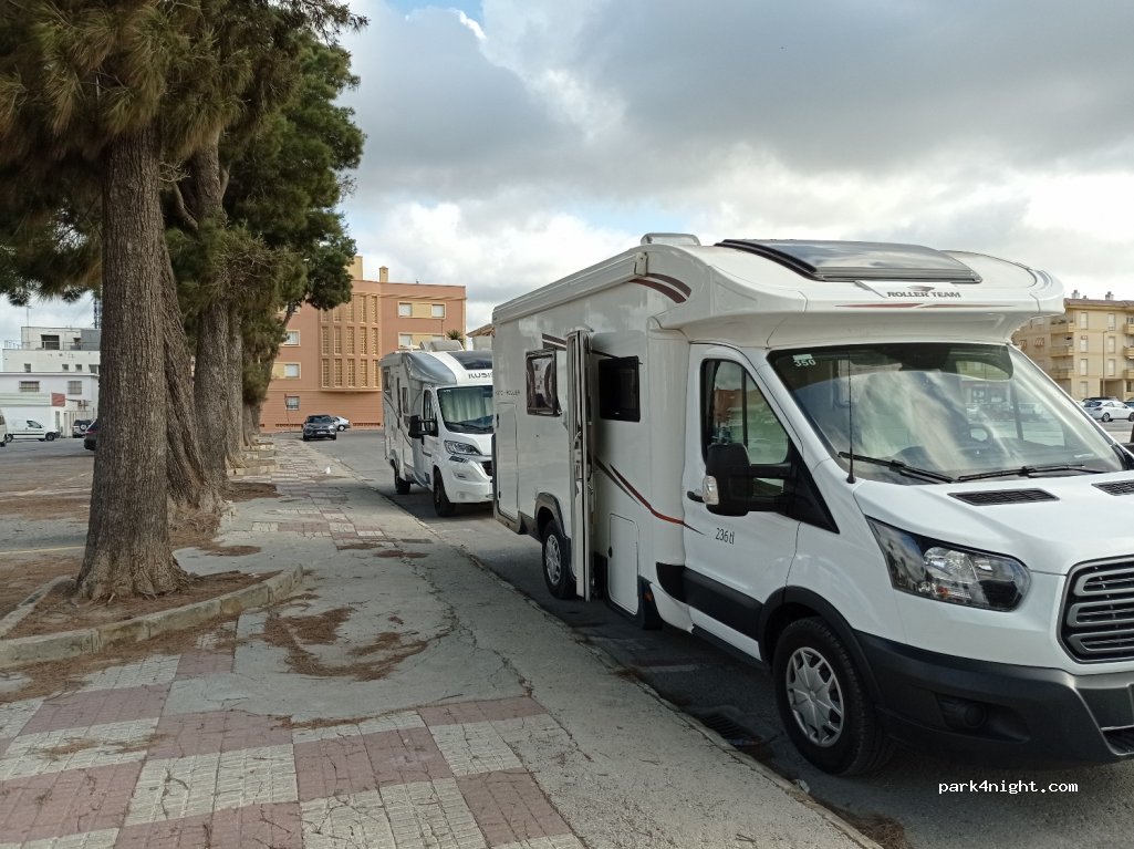 (11370) Los Barrios - 30 Avenida del Tercer Centenario — foto 4