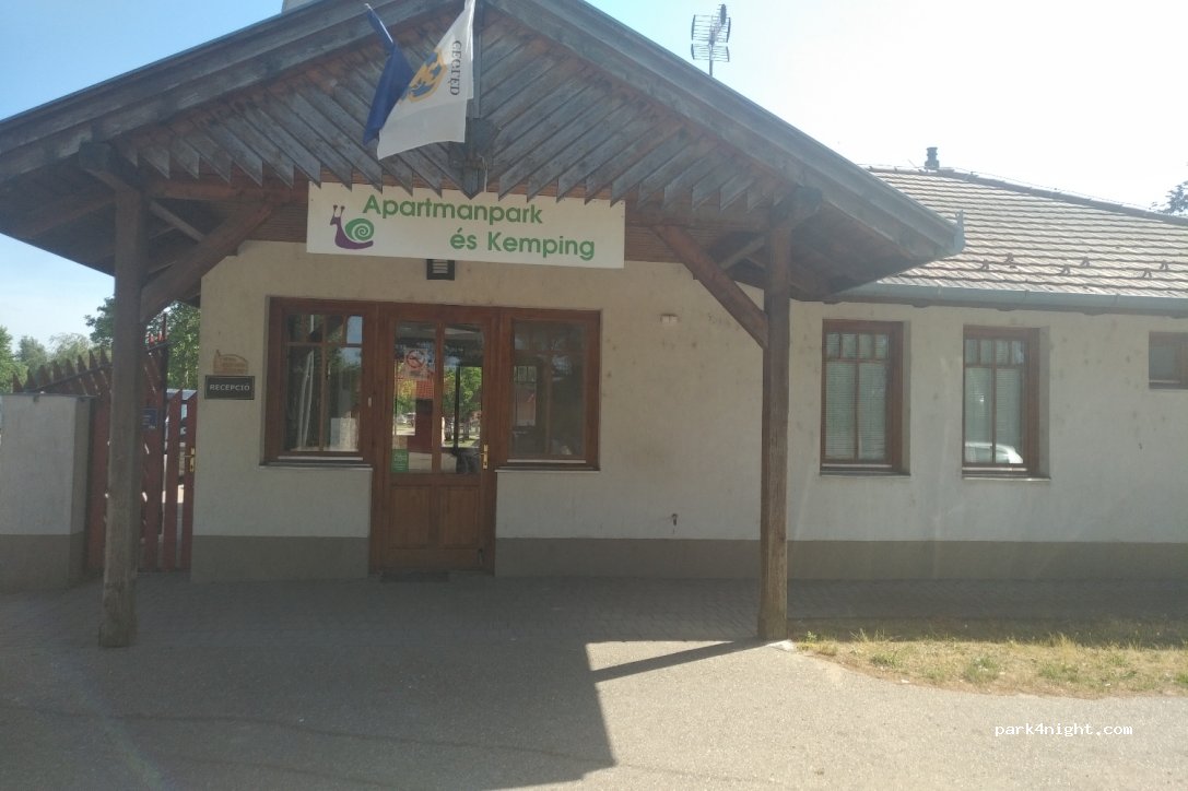 Apartment Park and Camping Cegléd — foto