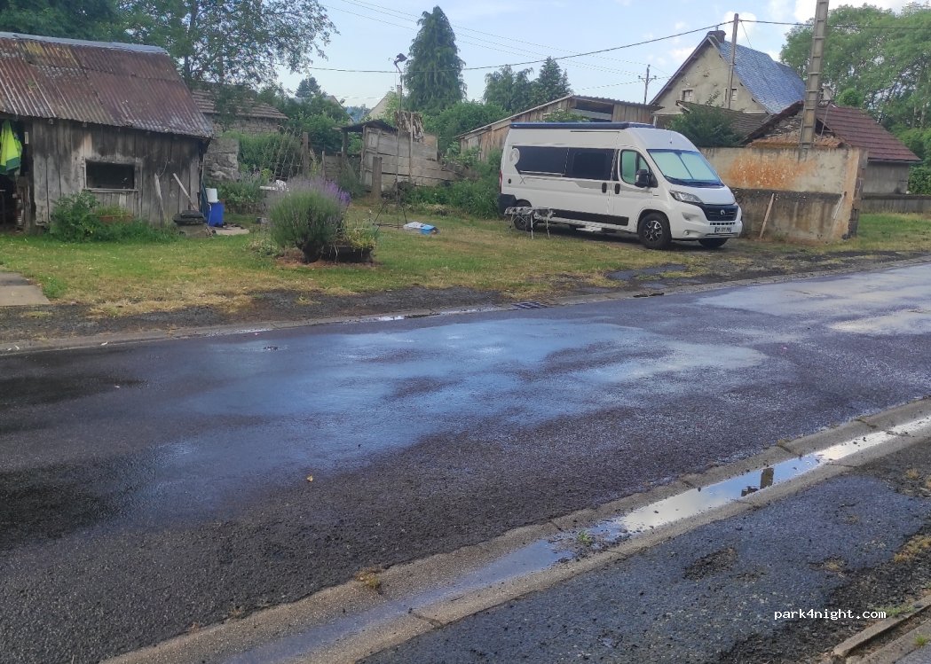 (63740) Gelles - La Borie — foto