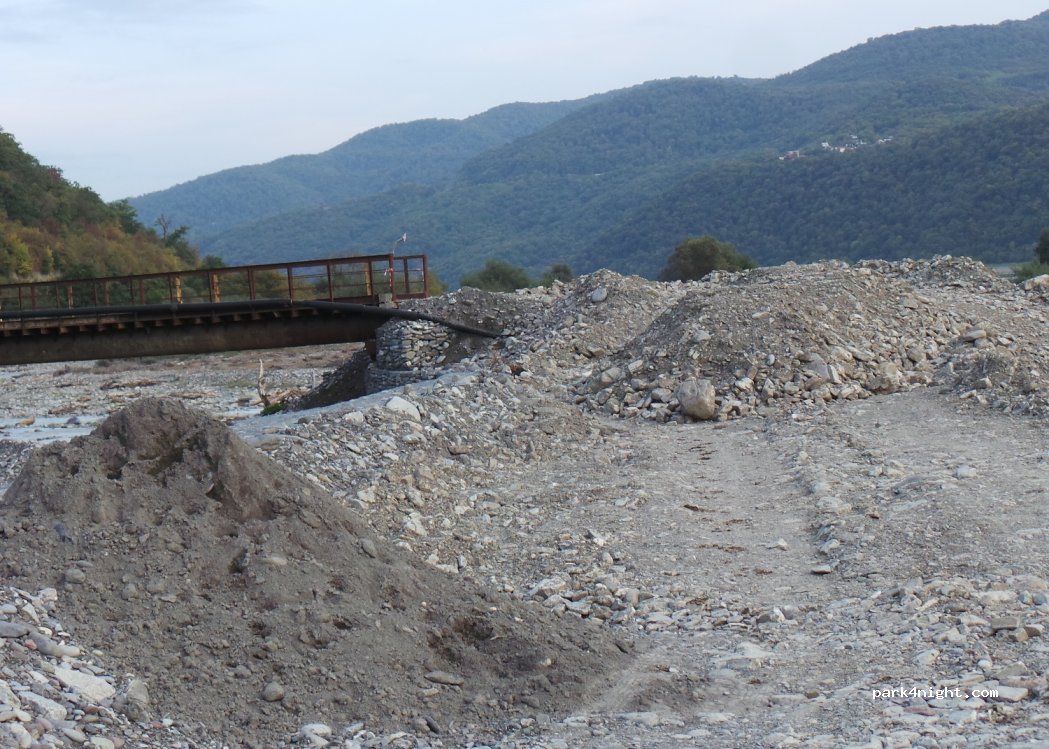 (1803) Avenisi - Unnamed Road — foto 2