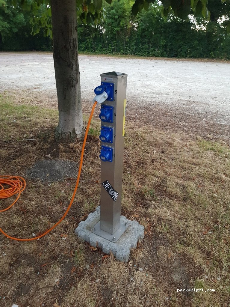 Wohnmobilstellplatz Altstadt Vogelwiese — foto 2