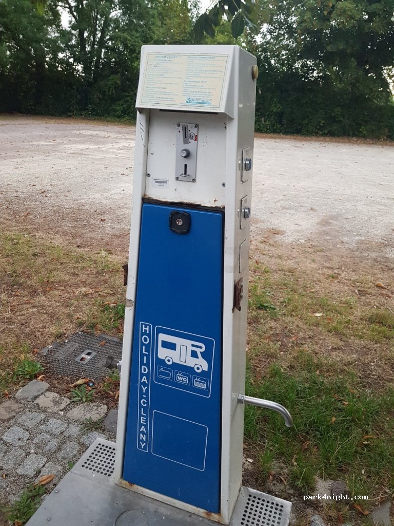 Wohnmobilstellplatz Altstadt Vogelwiese — foto 3