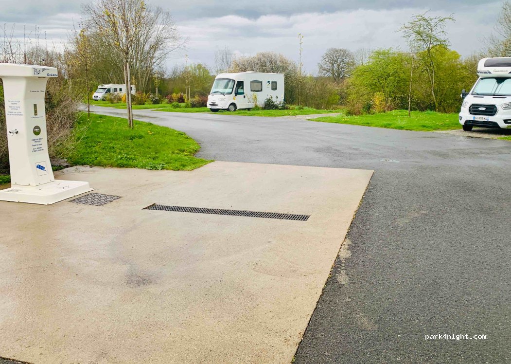 Aire pour Camping-car de Souvigny — foto 4