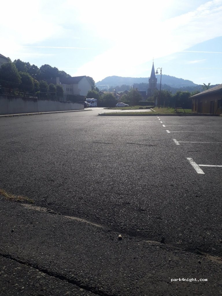 (43800) Rosières - Place du Lavoir — foto
