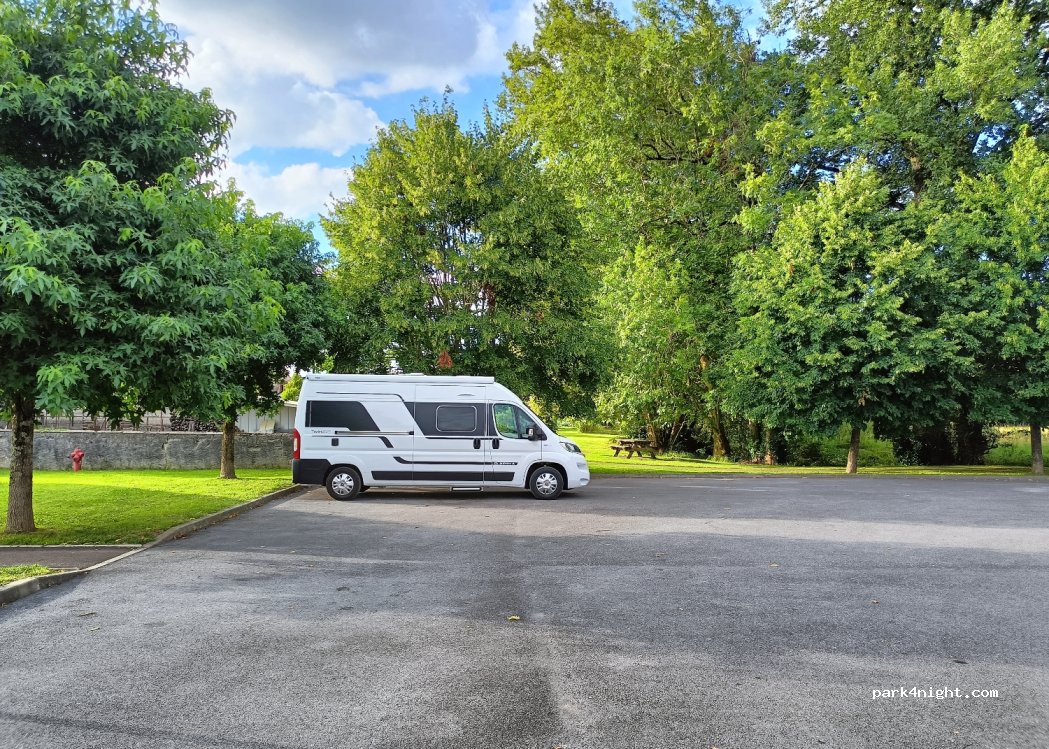 (64800) Bénéjacq - 2 Place de la Fontaine — foto 4