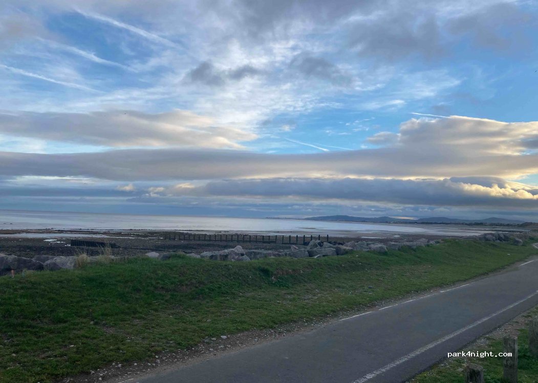 (LL22 8EY)  - Beach House Road — foto 2