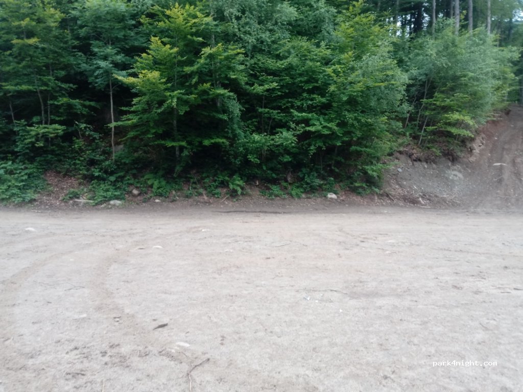 (09310) Larnat - Unnamed Road — foto 3