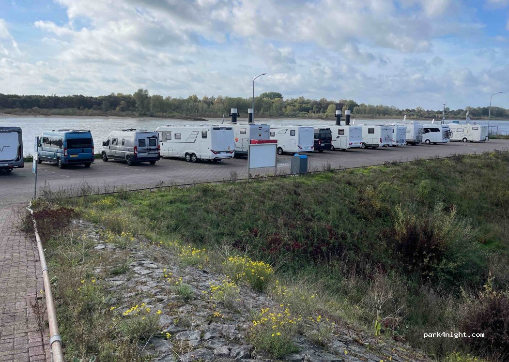 Camperplaatsen Europakade — foto