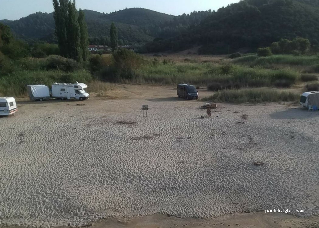 (630 81) Sithonia - Unnamed Road — foto