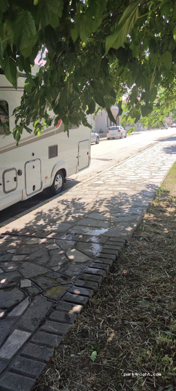 (640 06) Nea Karvali - 5 Georgiou Papandreou — foto 2