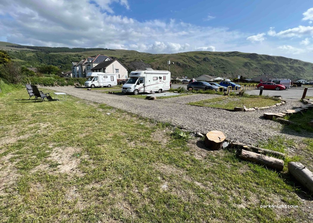(LL38 2PX)  - 20 Beach Road — foto