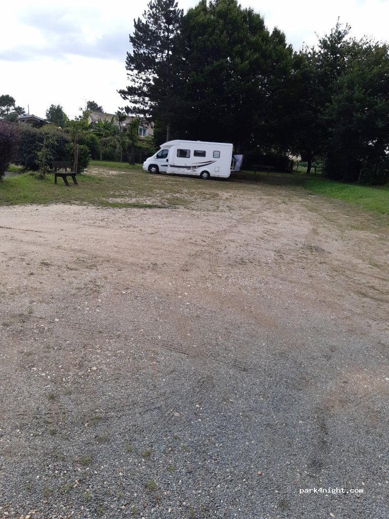 (33230) Saint-Christophe-de-Double - 32 Le Bourg — foto