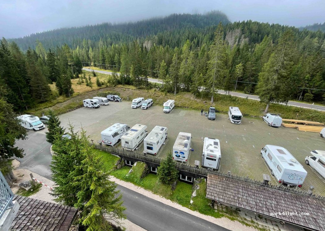 Parkplatz caravan sexten — foto 3
