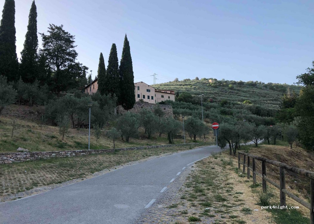 (06038) Spello - 6 Via Circonvallazione — foto
