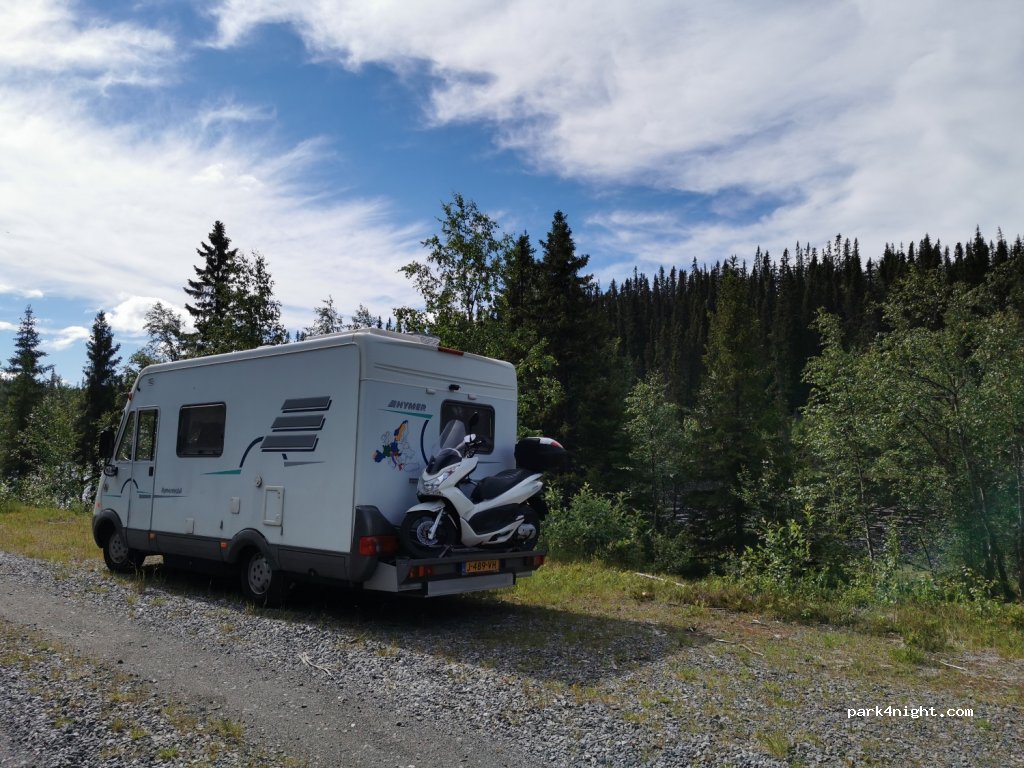 (830 86)  - Unnamed Road — foto