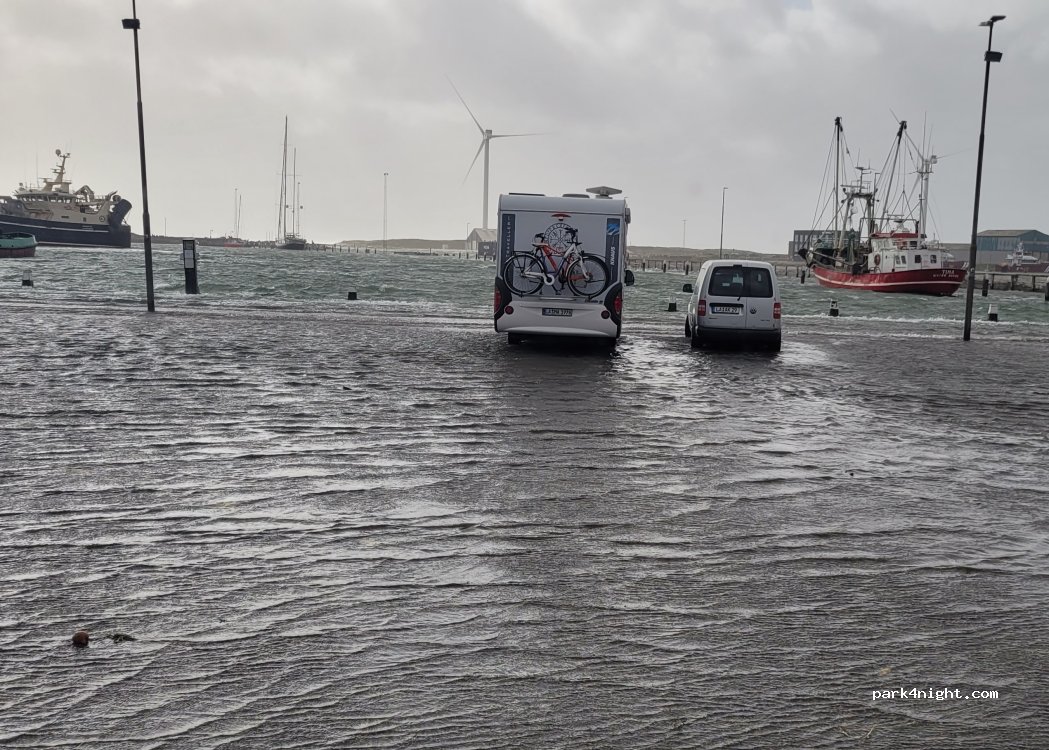 Autocamper plads Hvide Sande Havn — foto 5