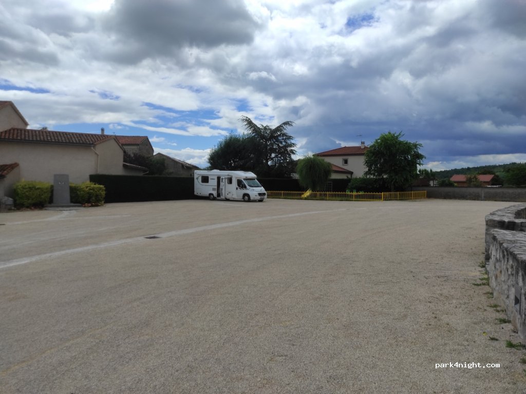 (42600) Écotay-l'Olme - 9A Place de la Mairie — foto