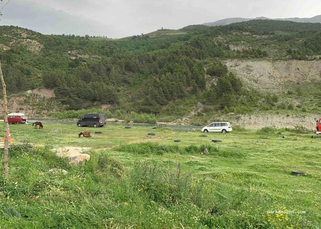 Bujtina Vojsa Camping — foto