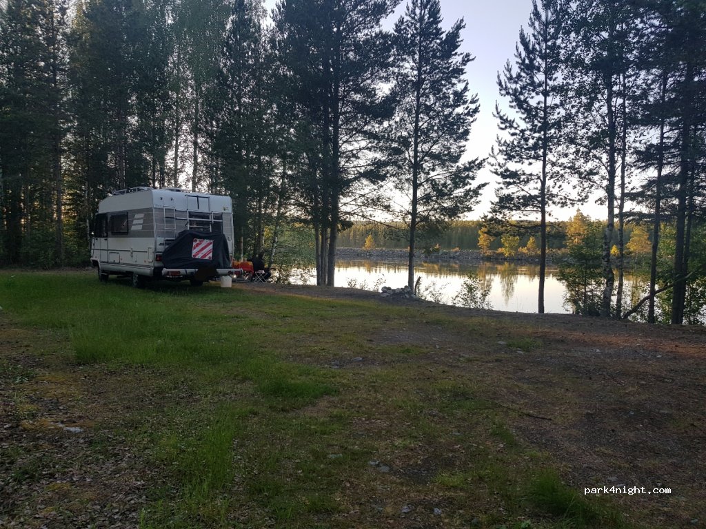 (830 76) Stugun - Unnamed Road — foto