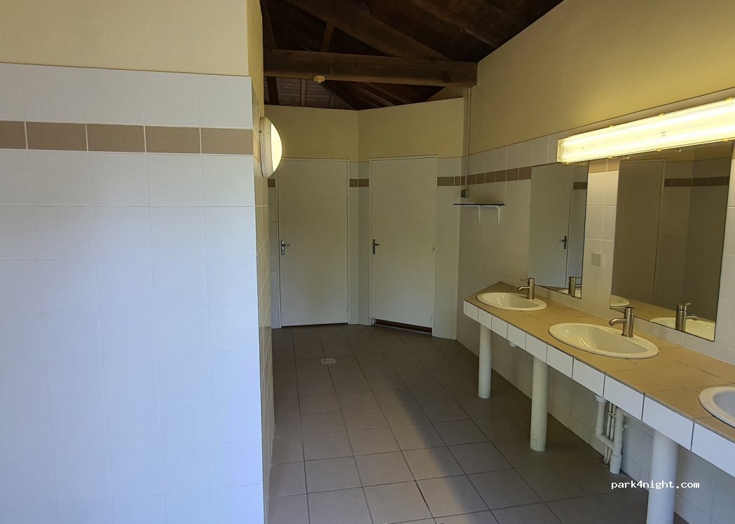 Campingcar Park de mon Village de Loudun — foto