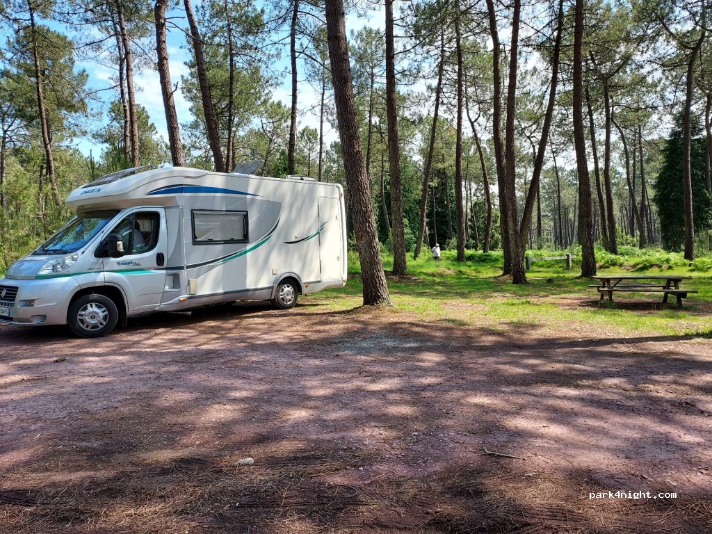 (50770) Pirou - Unnamed Road — foto