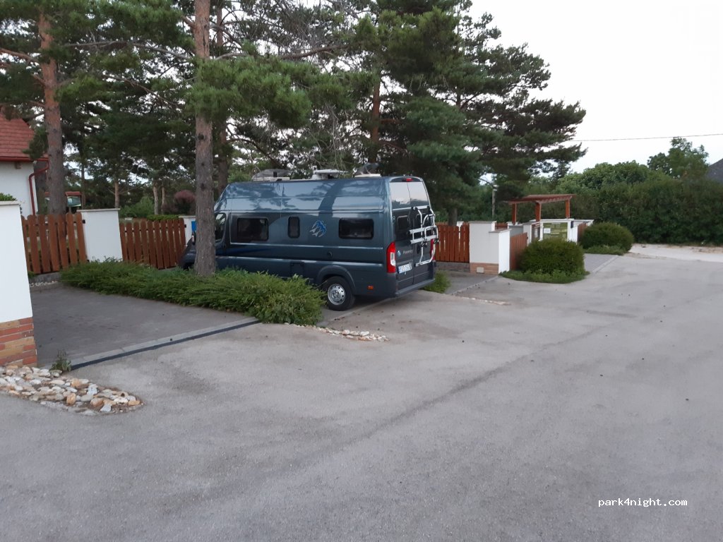 (8073) Csákberény - 66 István utca — foto 2