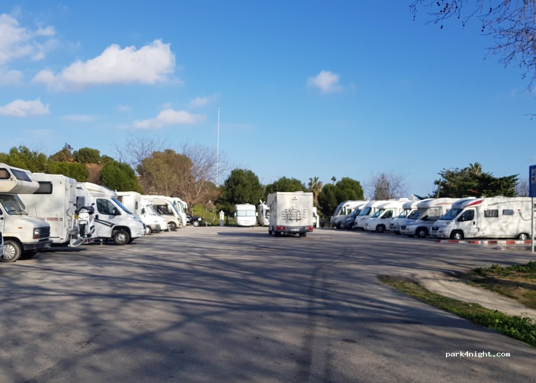 Área de Autocaravanas Benalmádena | Dr. Lorenzo Valderrama — foto