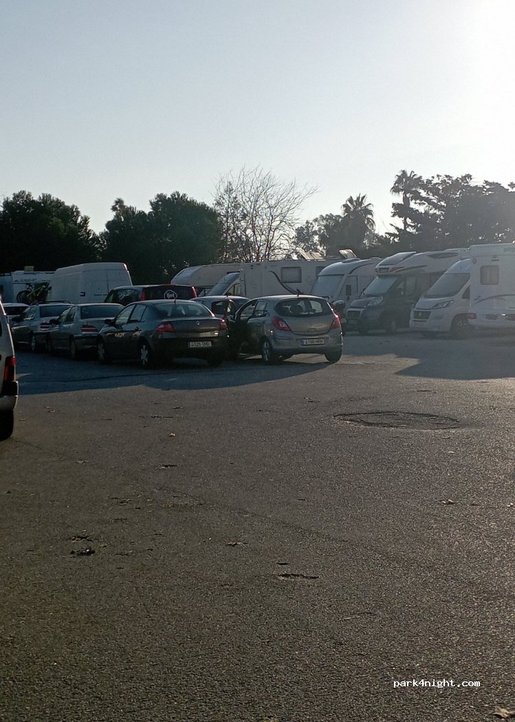 Área de Autocaravanas Benalmádena | Dr. Lorenzo Valderrama — foto 2