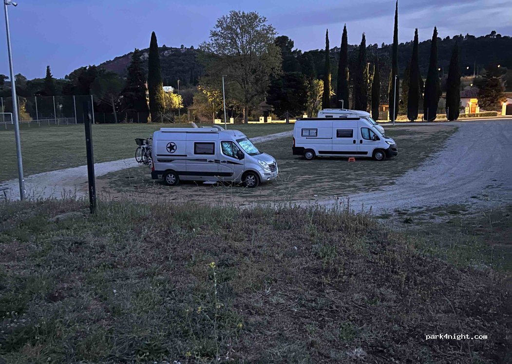 Area de autocaravanas Darnius — foto 2