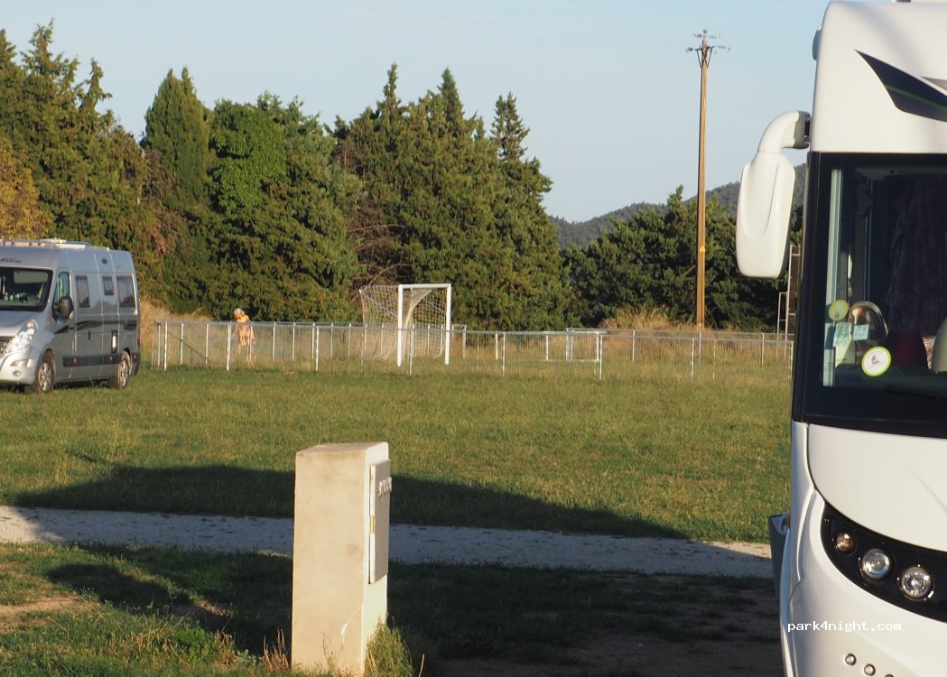 Area de autocaravanas Darnius — foto 5
