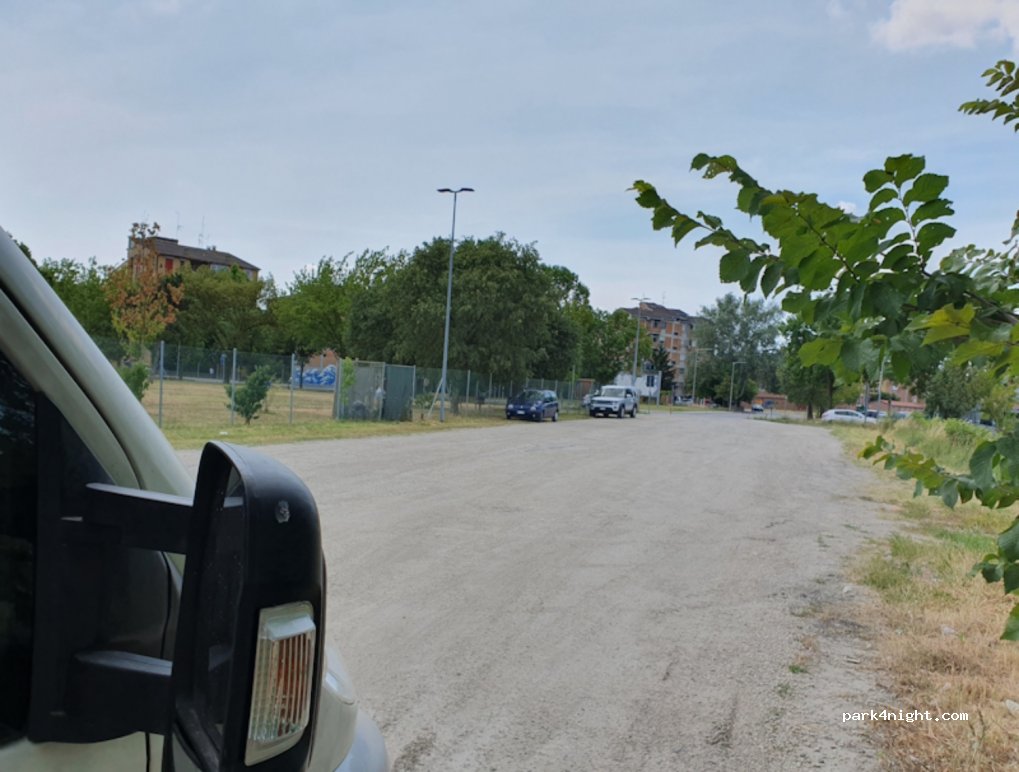 (44124) Ferrara - 210 Via Ippolito Nievo — foto