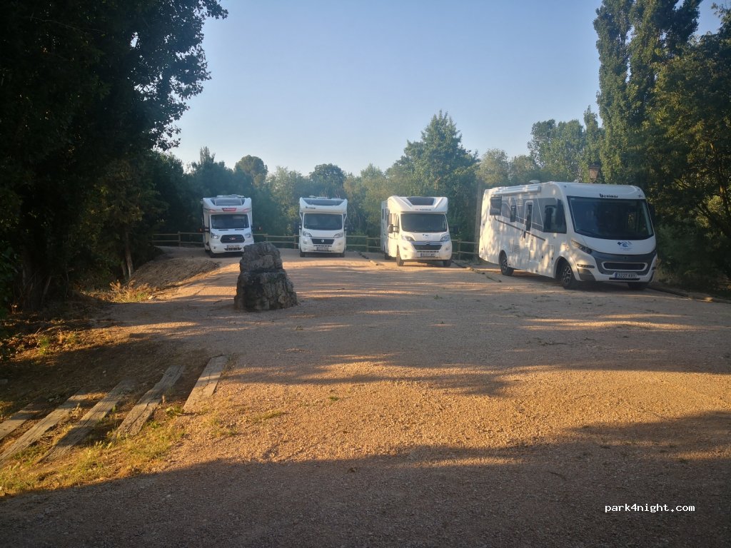 (31253) Miranda de Arga - 37A Calle Dehesa — foto