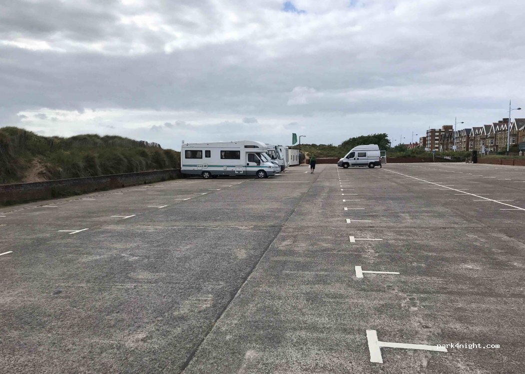 (FY8 2NH)  - 50 North Promenade — foto