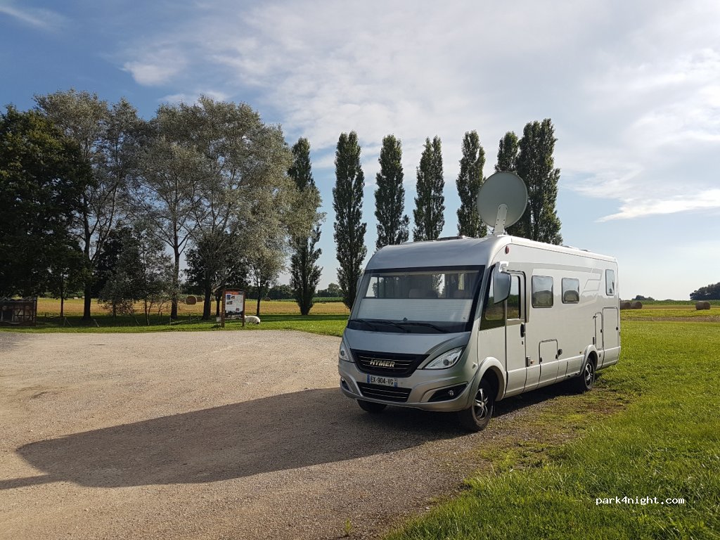 (01560) Courtes - La Grande Forêt — foto 3