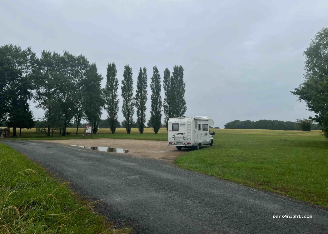 (01560) Courtes - La Grande Forêt — foto 4