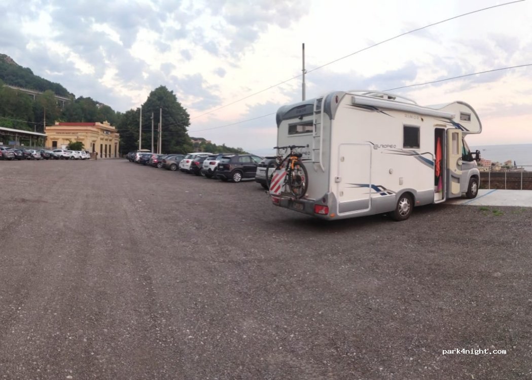 (84019) Vietri sul Mare - Via Ferrovia — foto 3