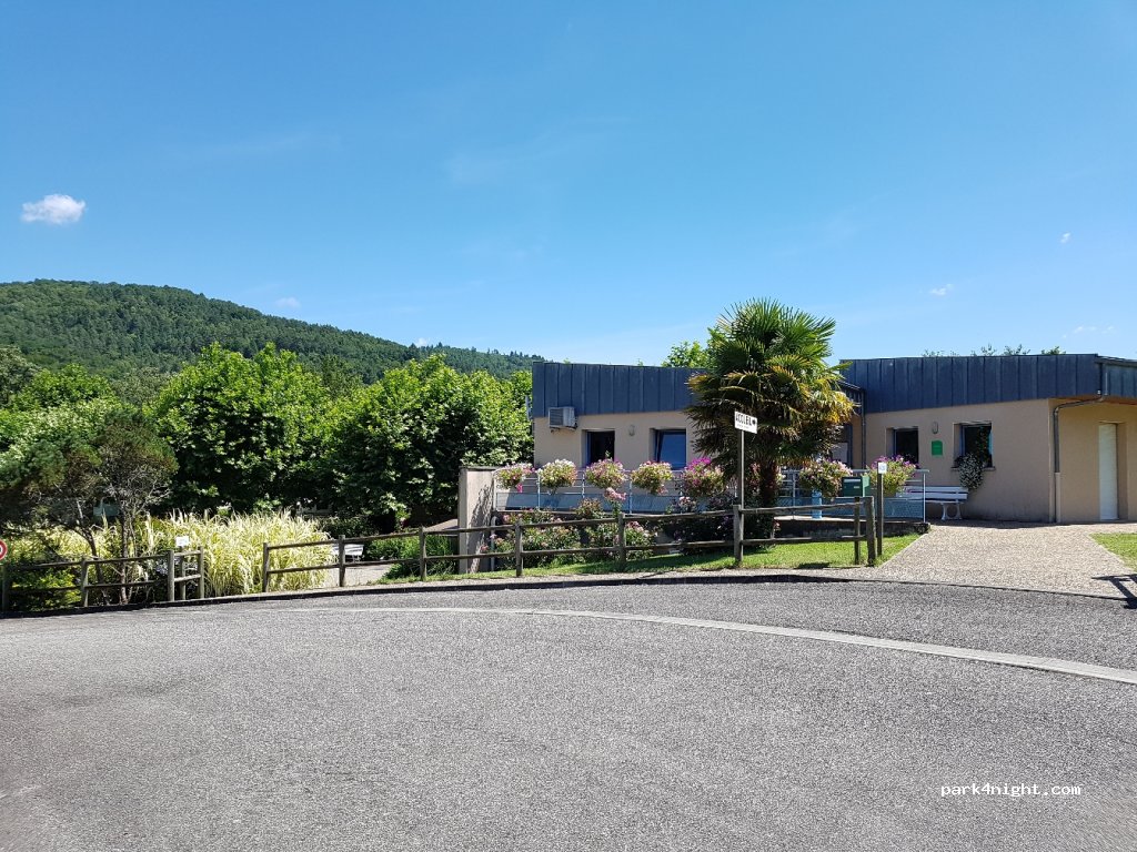 Camping municipal d'Argentat-sur-Dordogne — foto