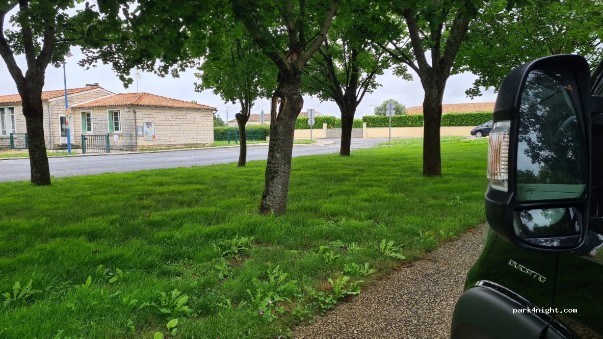 (17170) Taugon - 1 Rue du Poitou — foto
