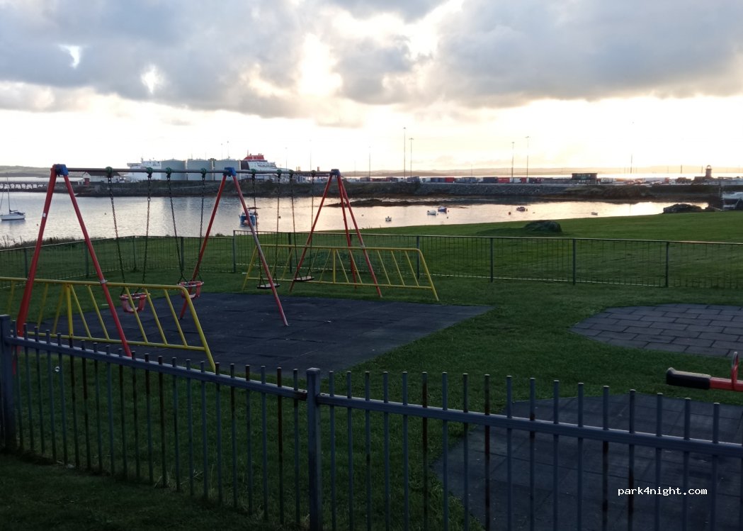 (LL65 1ER) Holyhead - 13 Maes-Y-Mor — foto