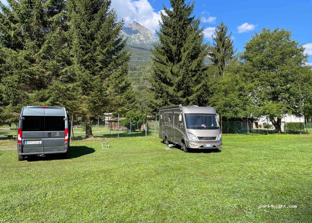 Parcheggio Camper | Ristorante Pizzeria Campagna — foto
