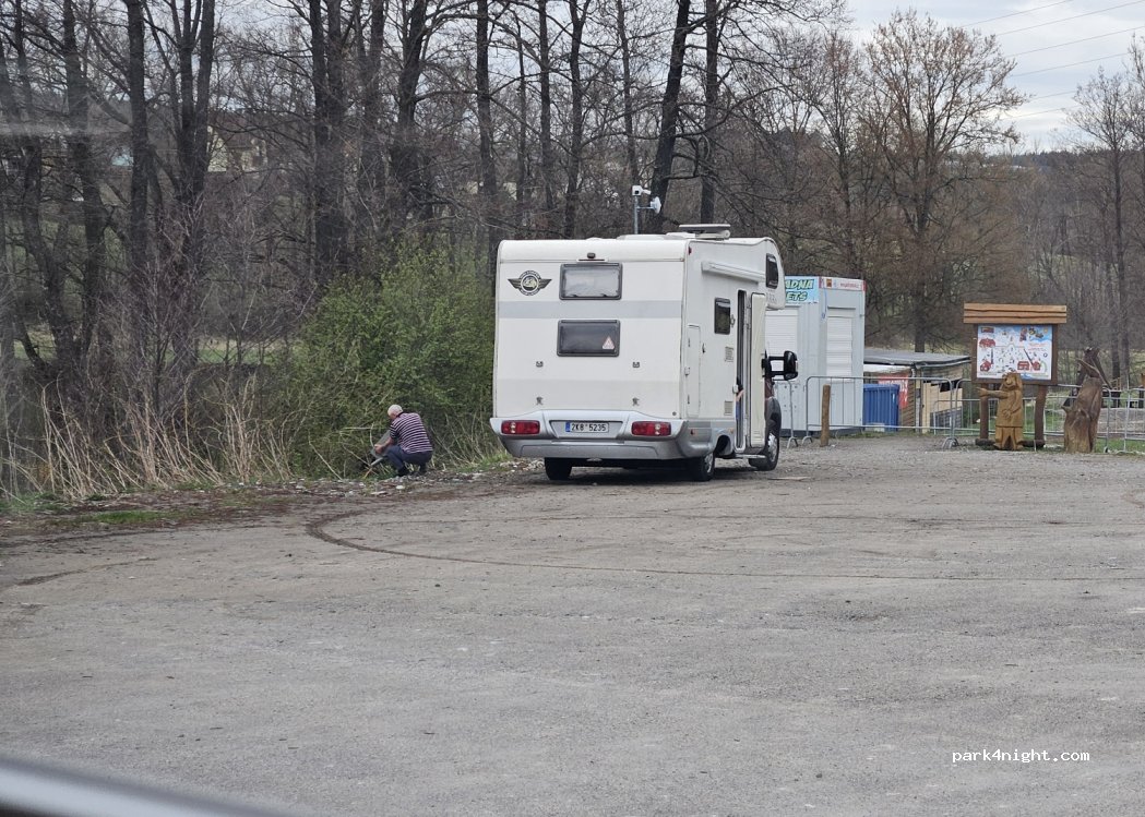 (382 79) Frymburk - — foto