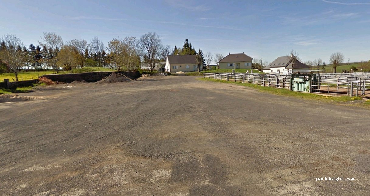 (12210) Lacalm - Les Genevries — foto