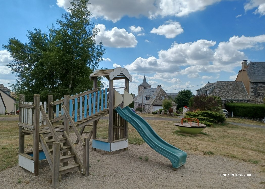 (12210) Lacalm - Les Genevries — foto 2