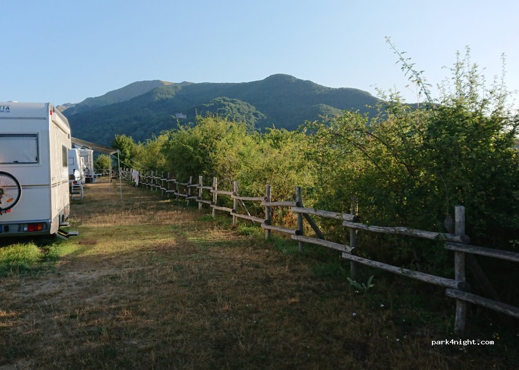 (67013) Campotosto - Strada Regionale 577 del Lago di Campotosto — foto 2